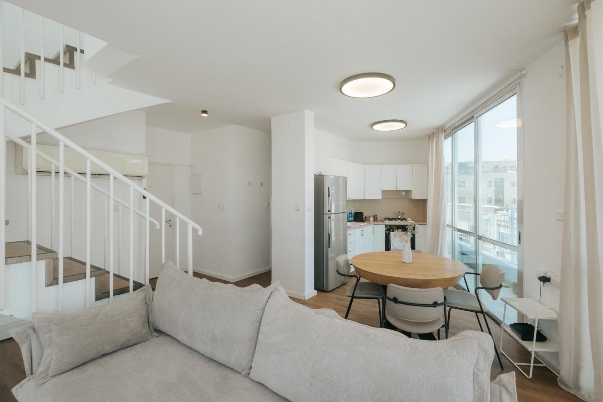David Frishman - Sea View Penthouse Apartment